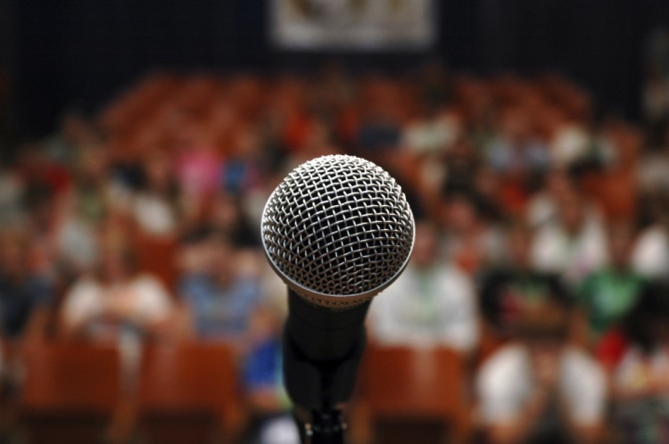How Hypnotherapy Can Cure a Fear of Public Speaking