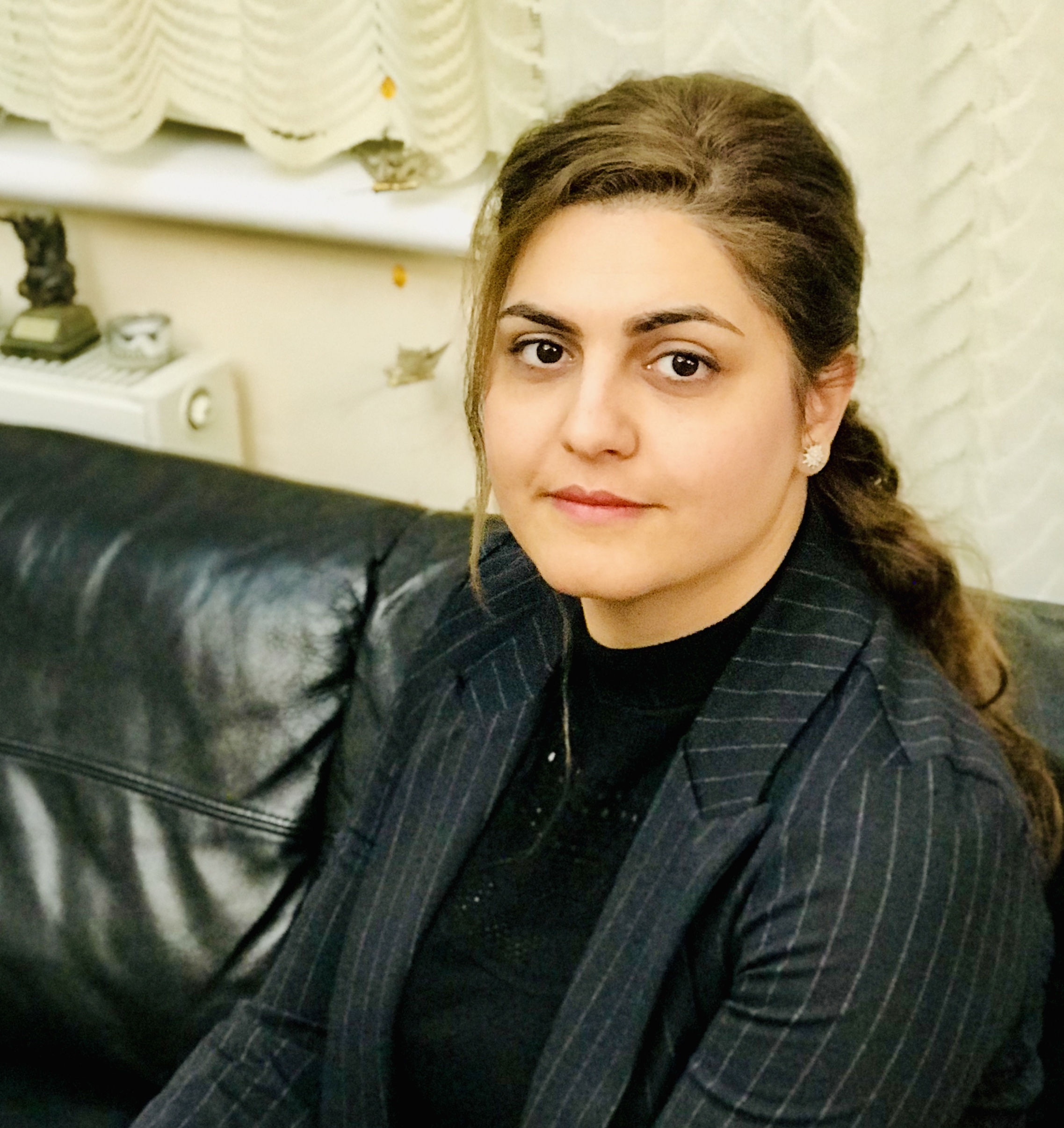 Meet the Therapist: Farzaneh Jahdi