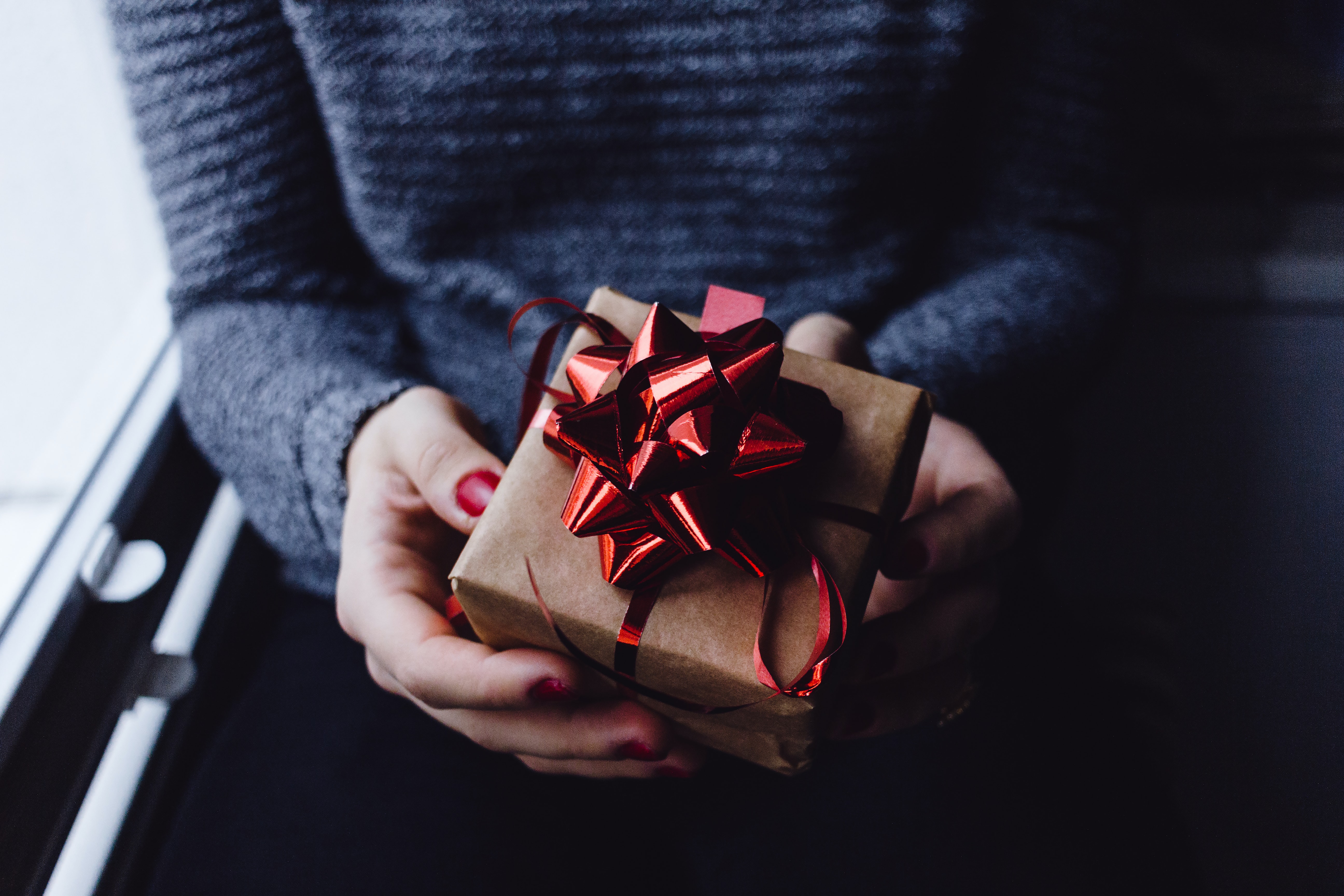 Should You Give Your Therapist a Christmas Gift?